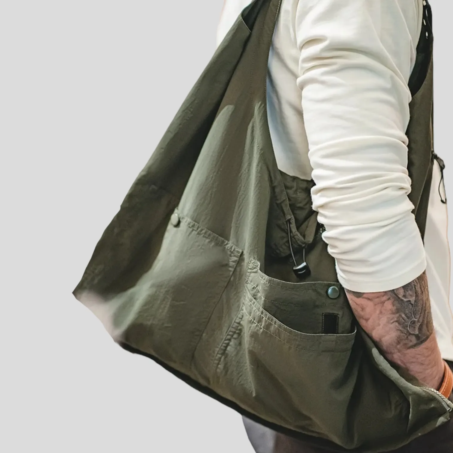 Convertible tote bag tactical vest