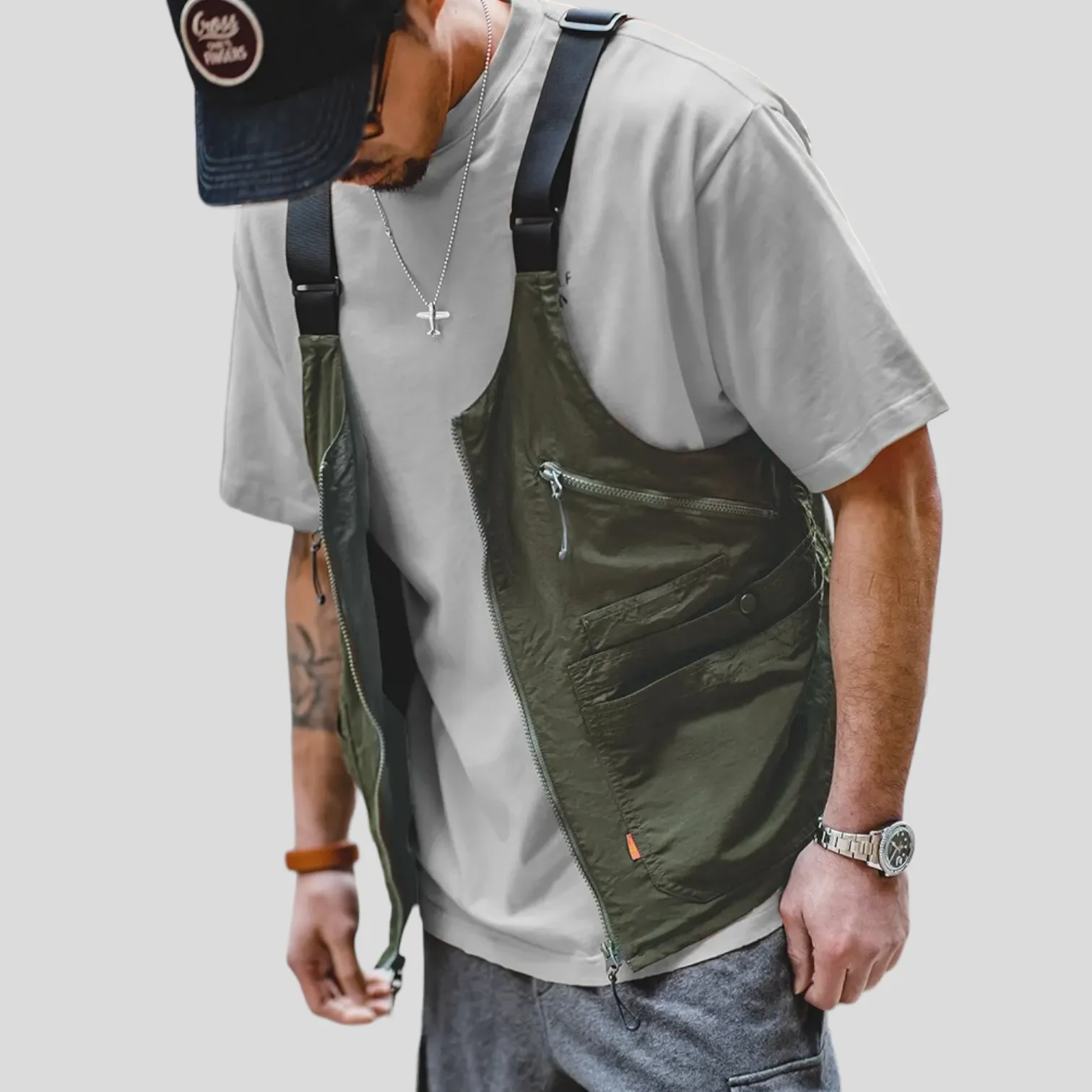 Convertible tote bag tactical vest