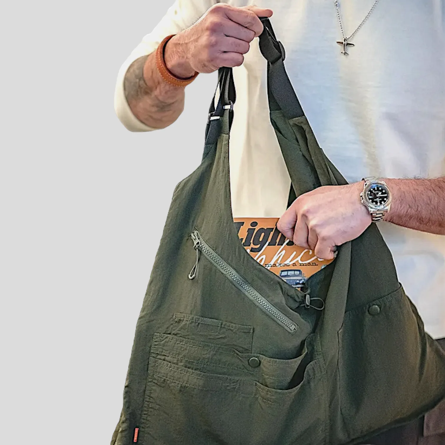 Convertible tote bag tactical vest