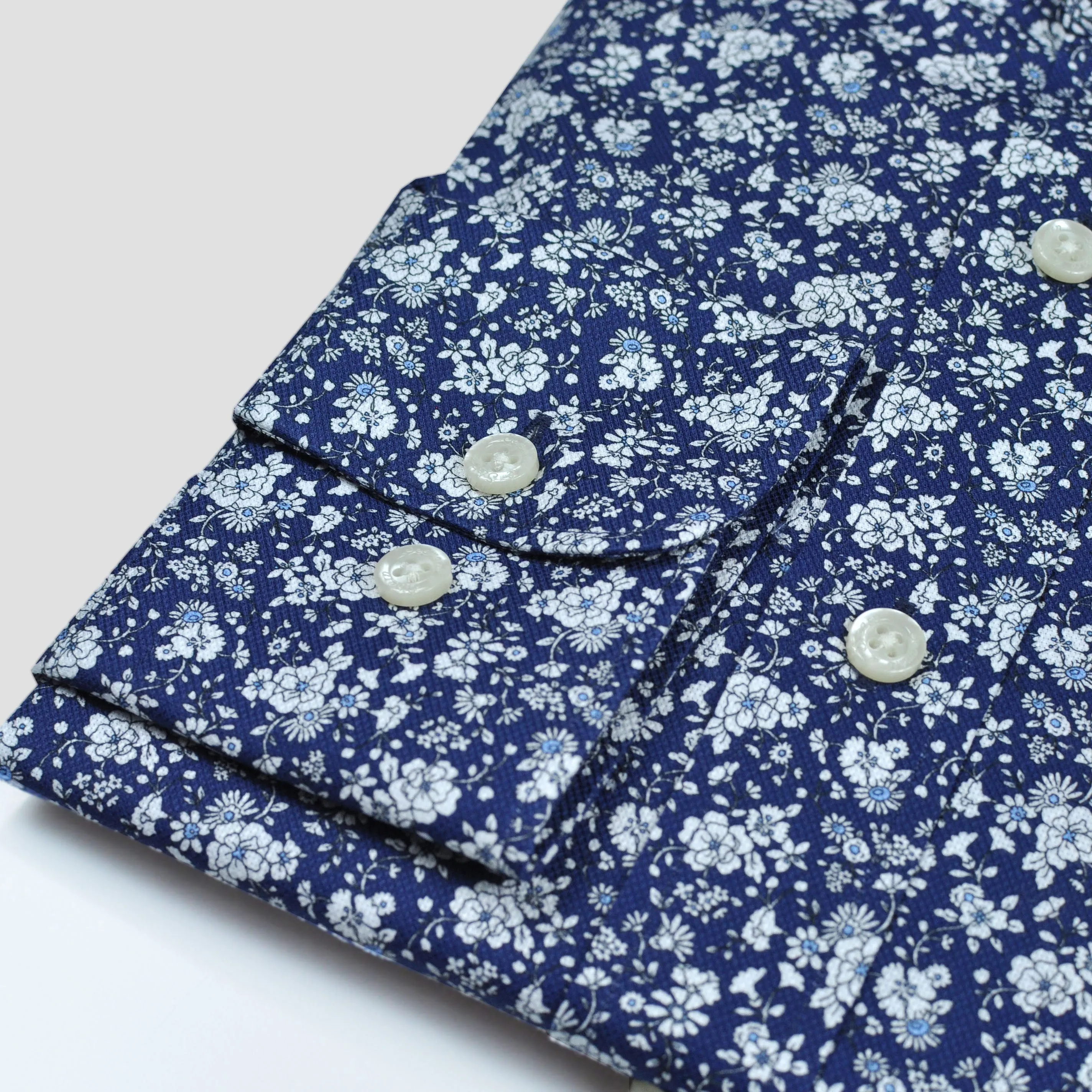 Neat Flowery Spread Collar Shirt in Blue