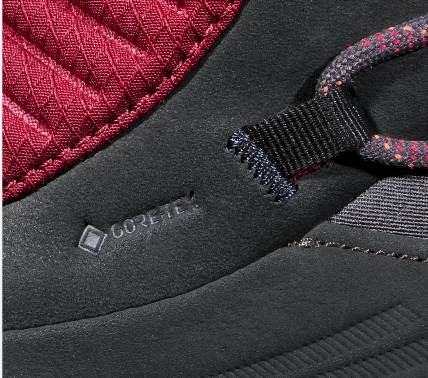 WOMEN'S NOVA IV MID GTX - BLACK/BLOOD RED